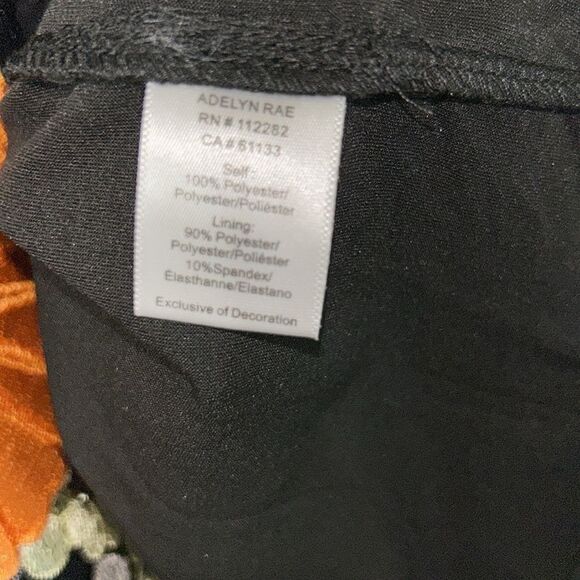 Adelyn Rae Floral Print Flower V-neck Puff Sleeve Dress Dress(Size Small) - Picture 10 of 10